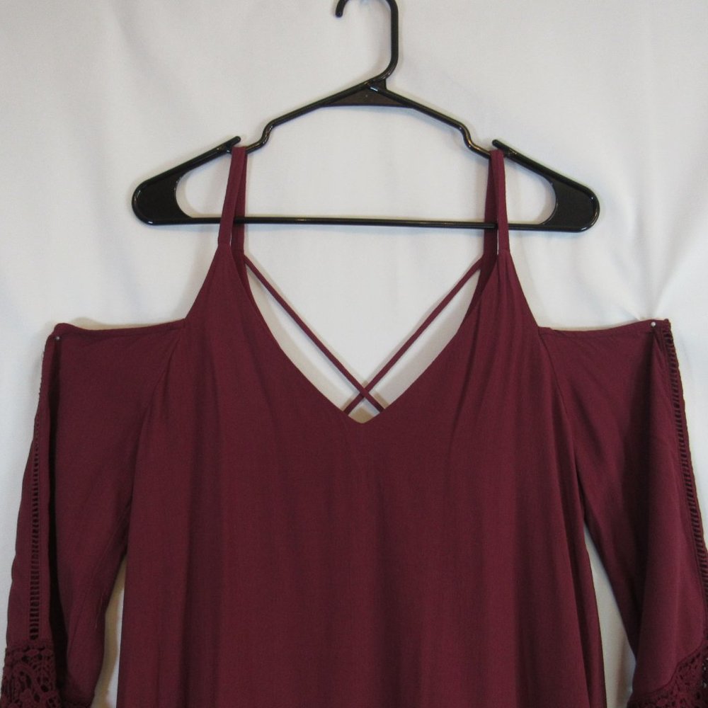 astr the label Burgundy Cold Shoulder Bell Sleeves Dress - Picture 4 of 10